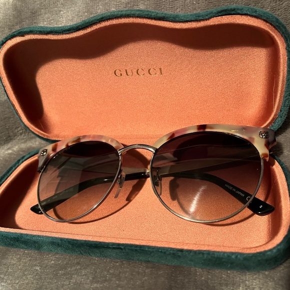 Gucci sunglasses main image 6